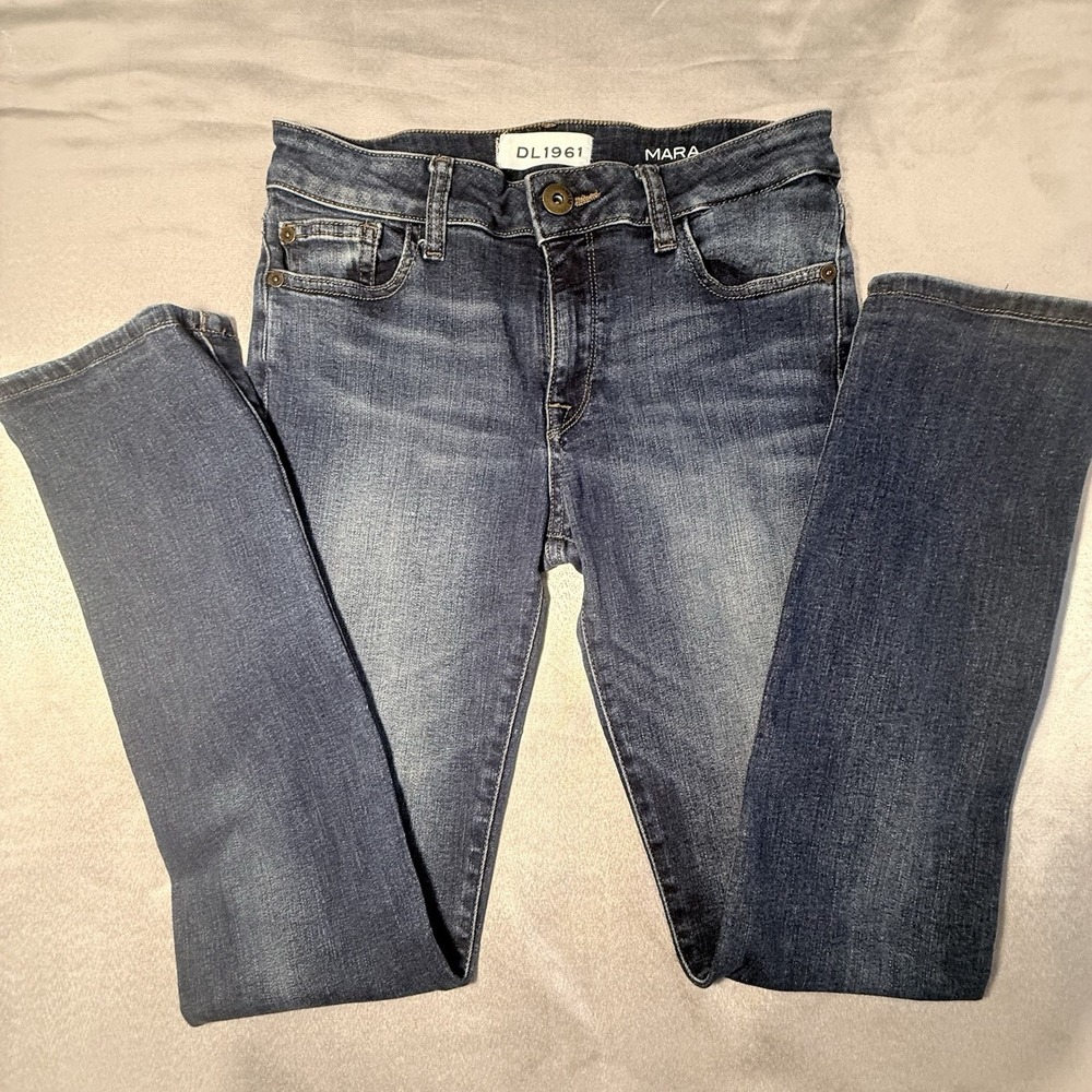 DL 1961 Mara Straight Leg Jeans for Women W26in Instasculpt contour technology.